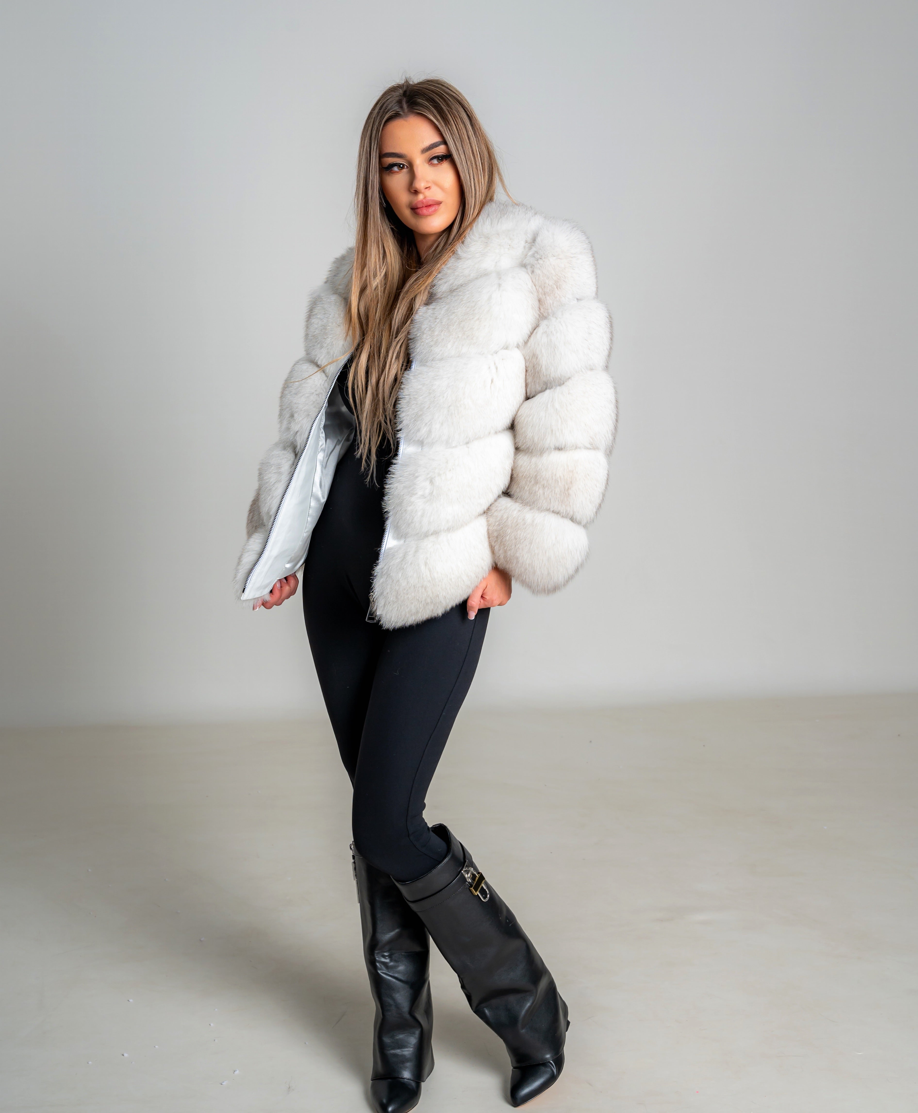 Haina Blană Naturală de Vulpe - Normal Model Haina Blană Naturală de Vulpe - Normal Model