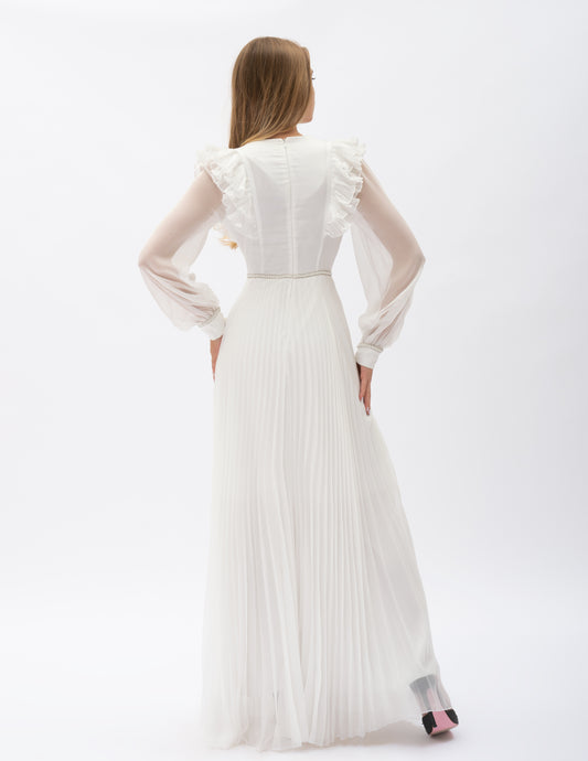 Rochie Lungă Albă Cu Pliseuri Și Volane