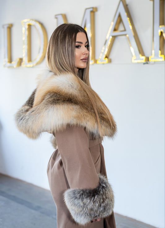 Palton din cașmir cu glugă și mâneci din blană naturală de vulpe