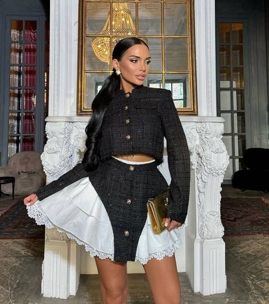 Sacou cropped și fustă mini cu dantelă