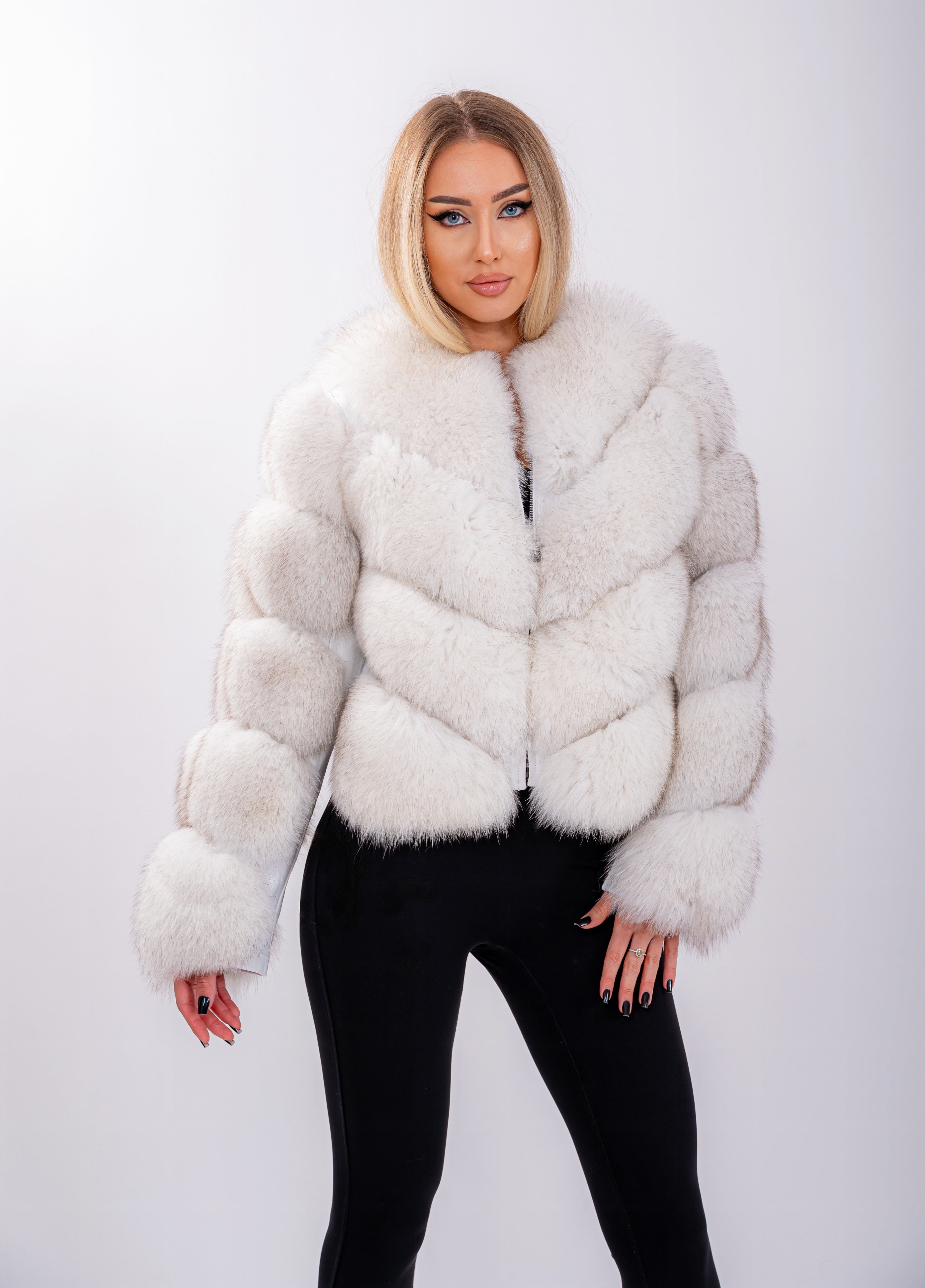 Haina Blană Naturală de Vulpe V Model Haina Blană Naturală de Vulpe V Model