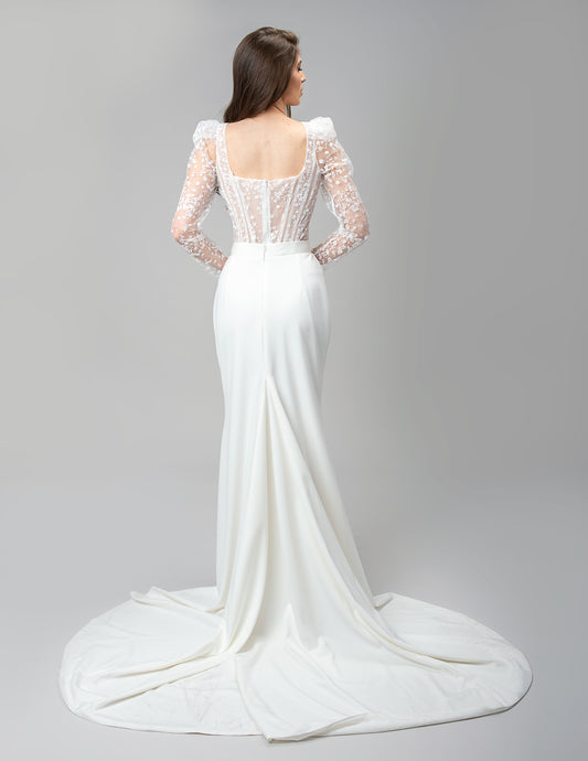 Rochie De Mireasă Tip Sirenă Cu Bust Transparent Și Detalii Florale