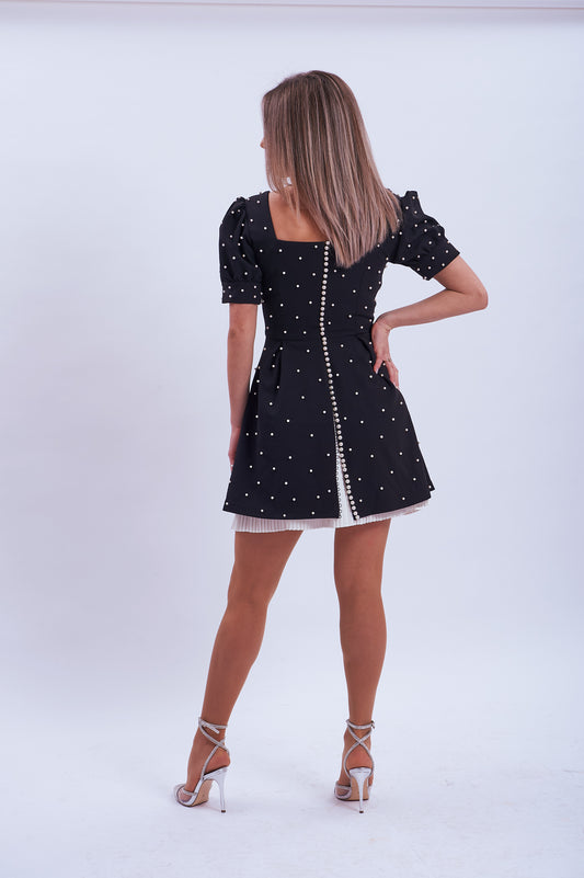 Rochie scurtă elegantă cu perle aplicate și detalii plisate