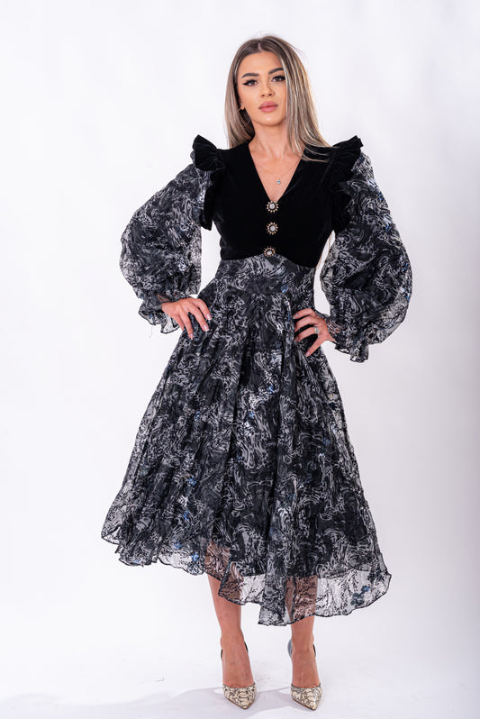 Rochie midi cu top din catifea și fustă amplă din voal