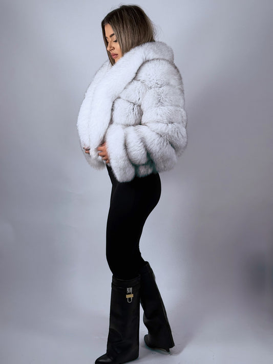 Jachetă din blană naturală de vulpe polară – model nou cu guler supradimensionat