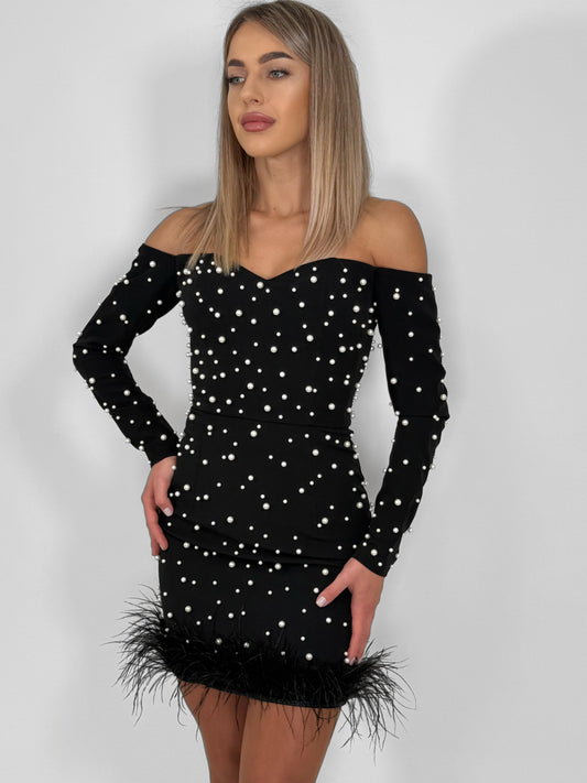 Rochie scurtă neagră cu perle și pene