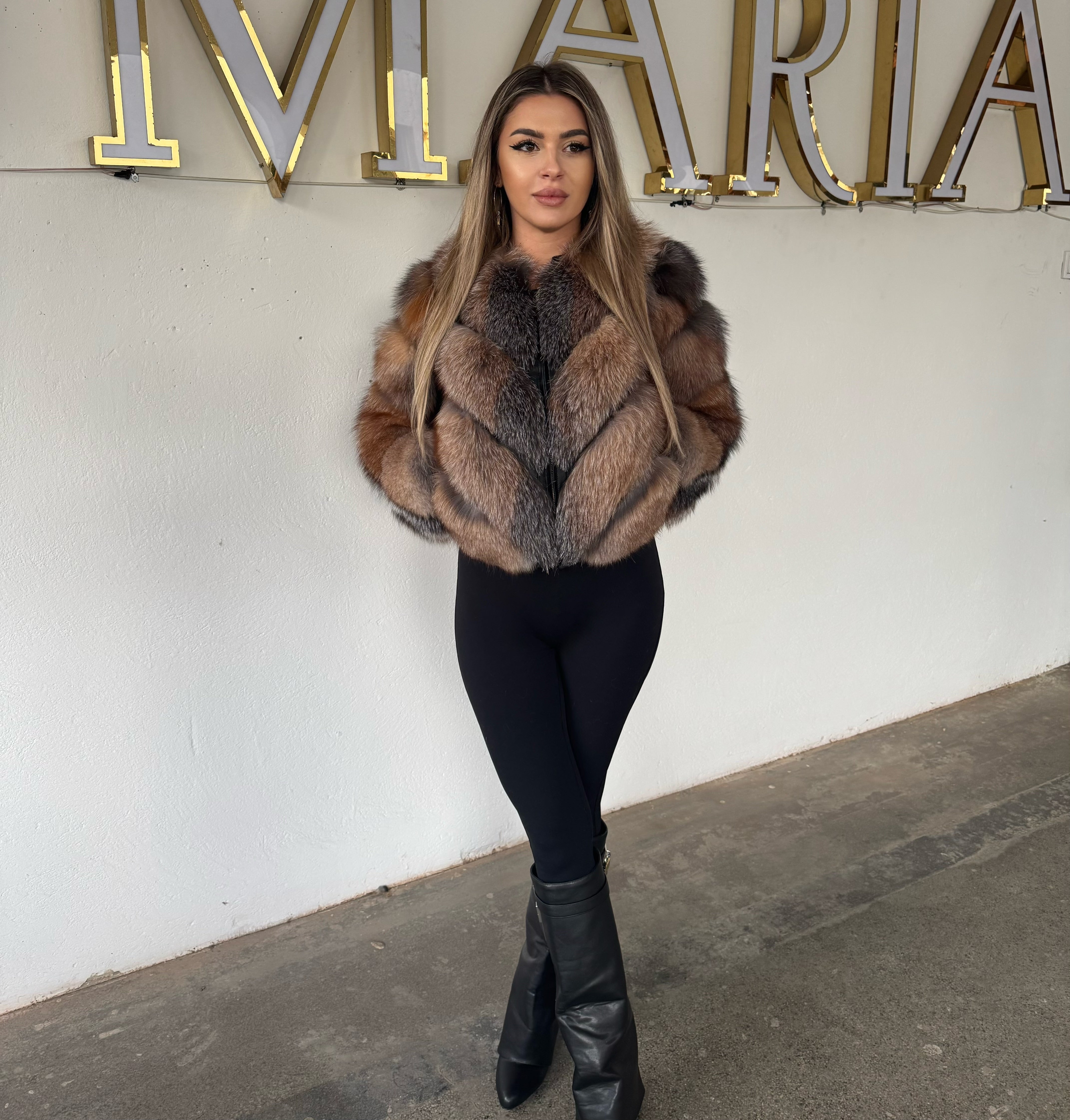 Haina din blana naturala de vulpe V model Haina din blana naturala de vulpe V model
