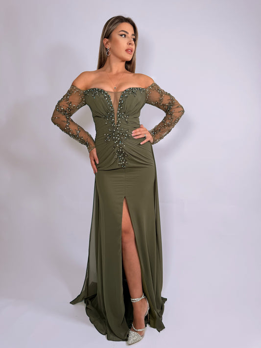 Rochie lungă olive cu mâneci din tull brodat și aplicații cusute manual