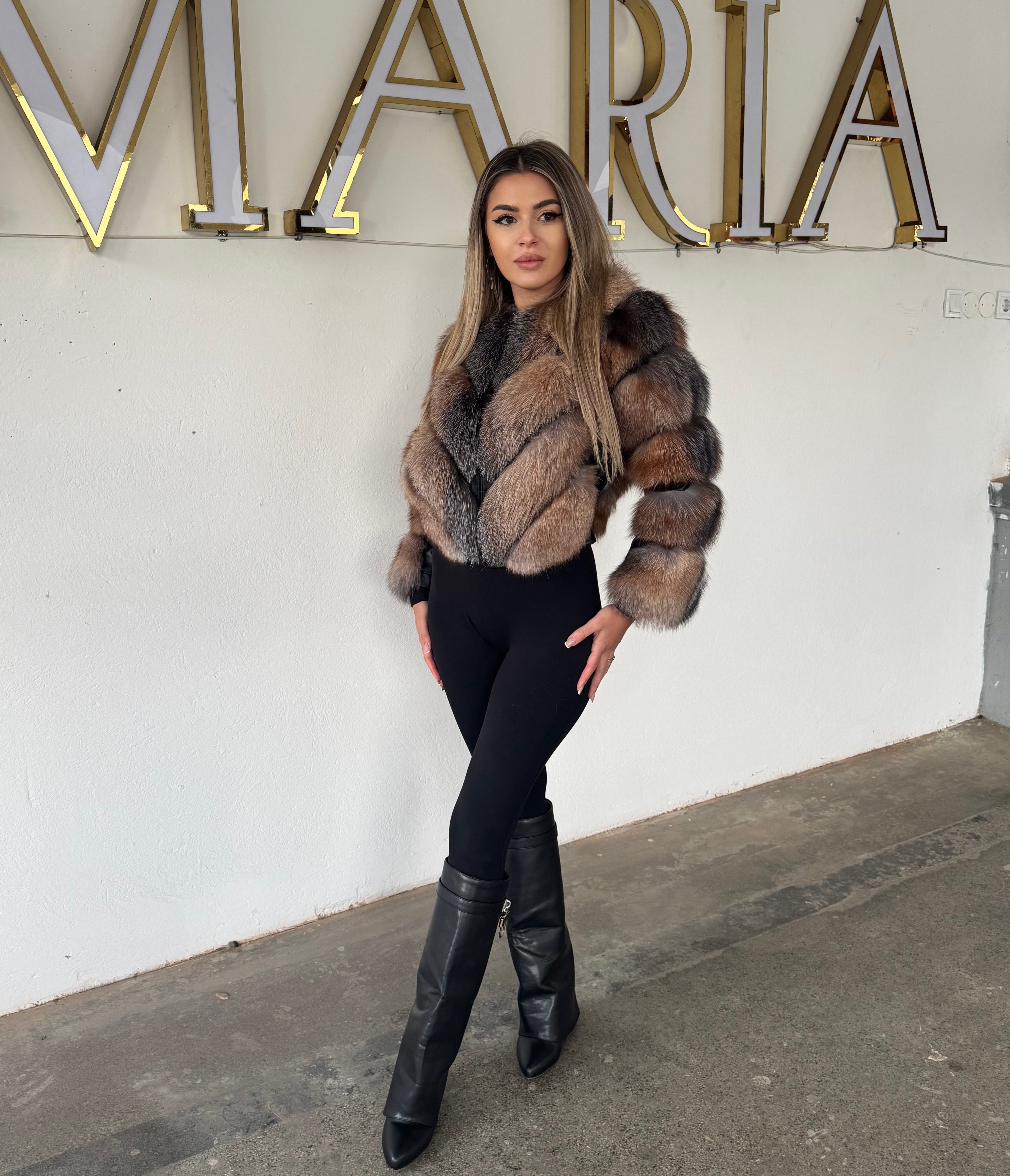 Haina din blana naturala de vulpe V model Haina din blana naturala de vulpe V model