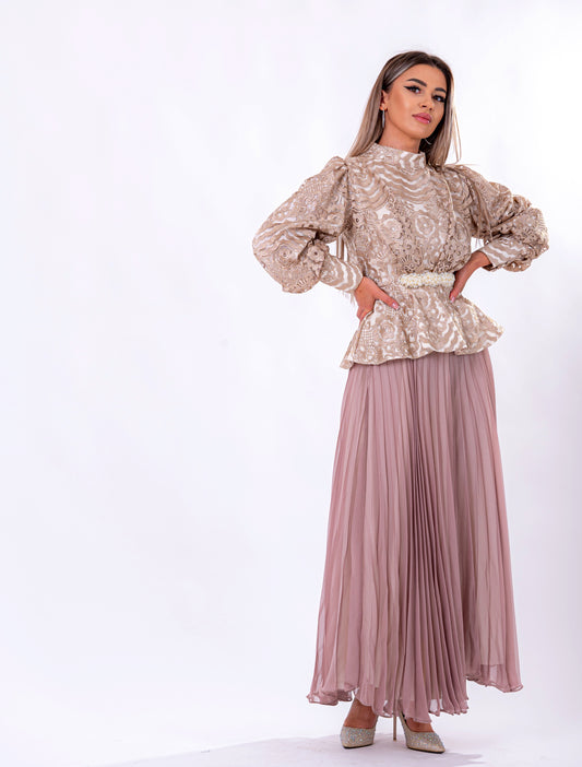 Compleu Elegant din Două Piese – Fustă și Bluză Brodată