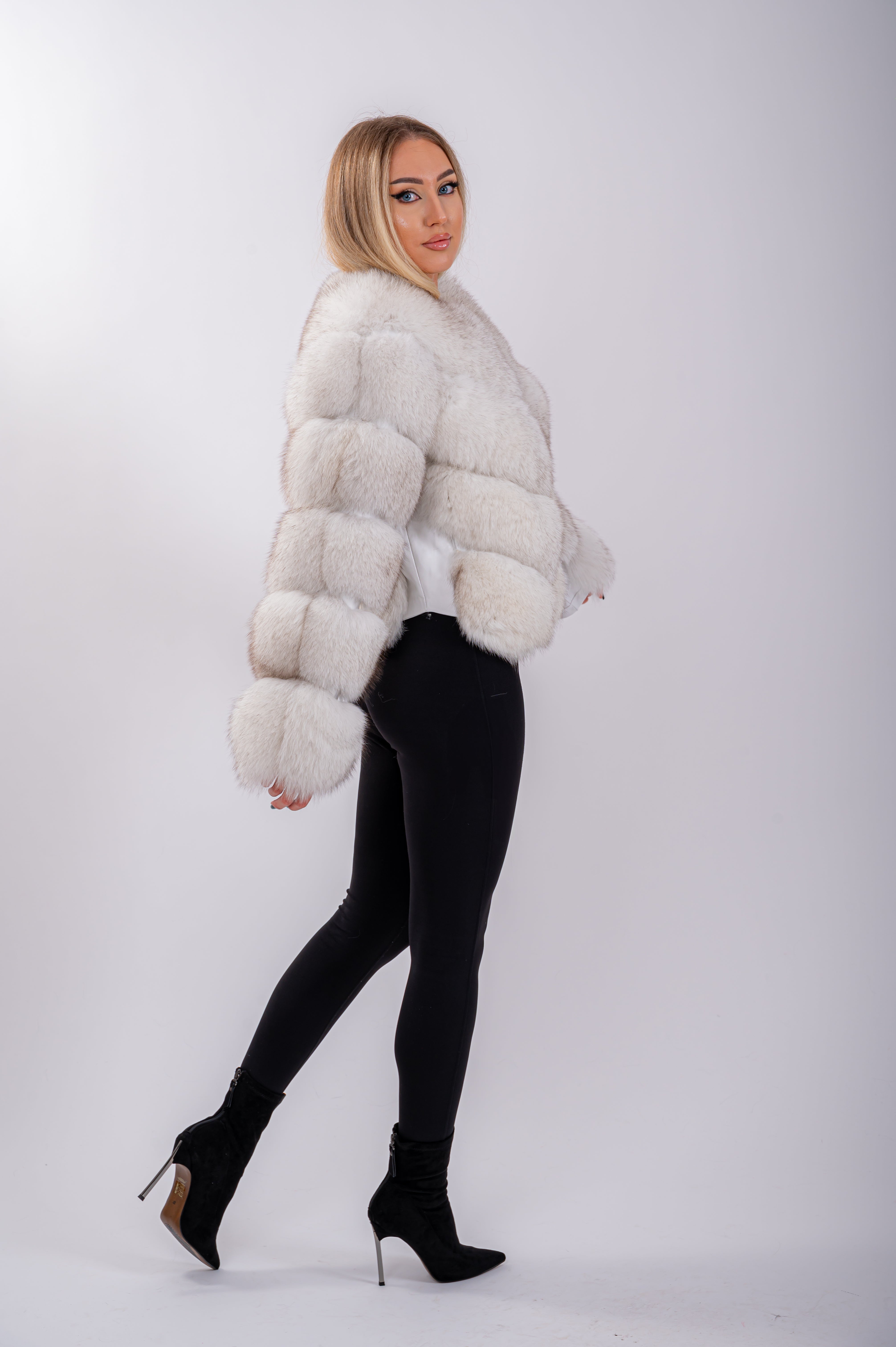 Haina Blană Naturală de Vulpe V Model Haina Blană Naturală de Vulpe V Model