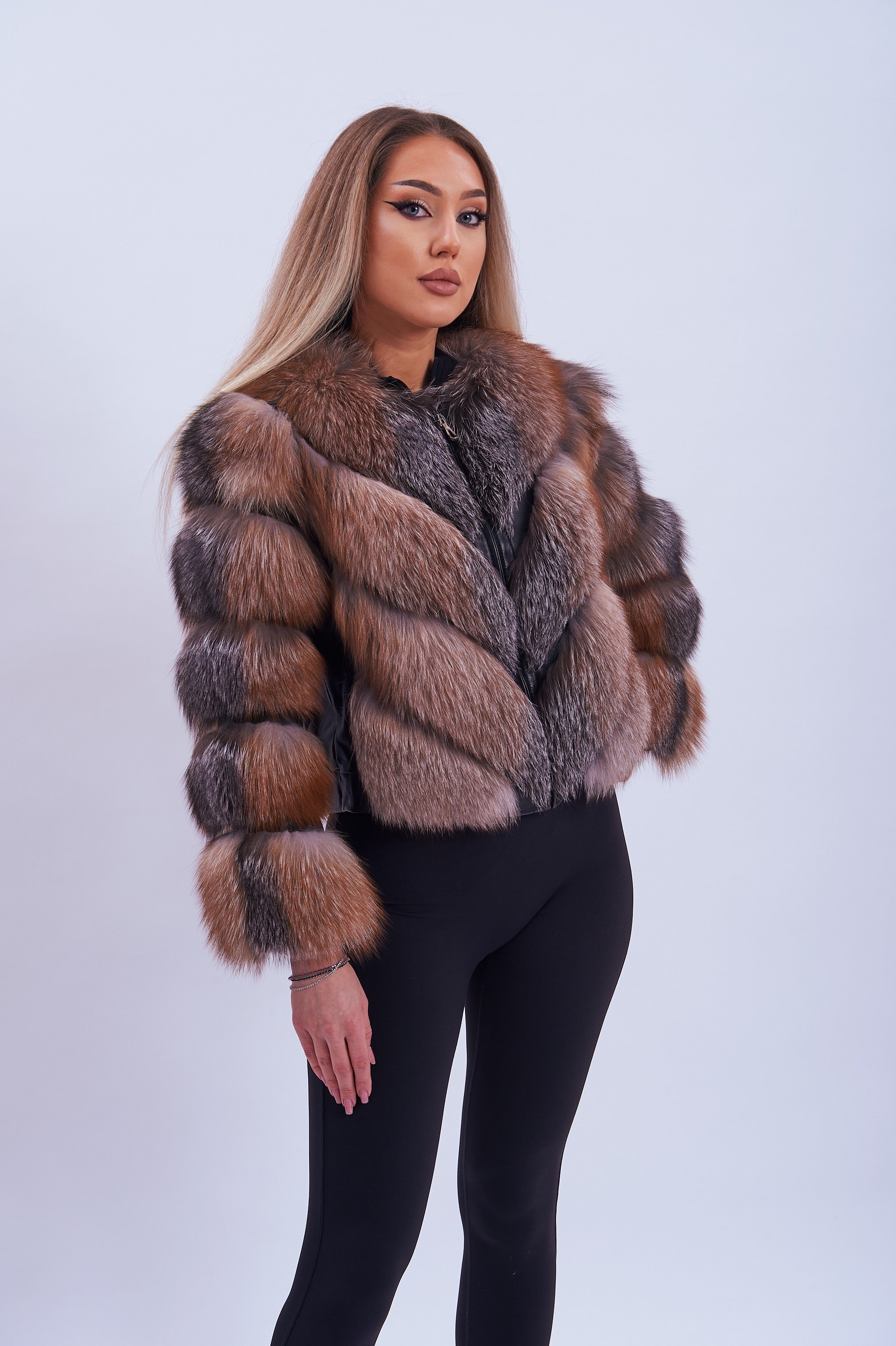 Haina din blana naturala de vulpe V model Haina din blana naturala de vulpe V model