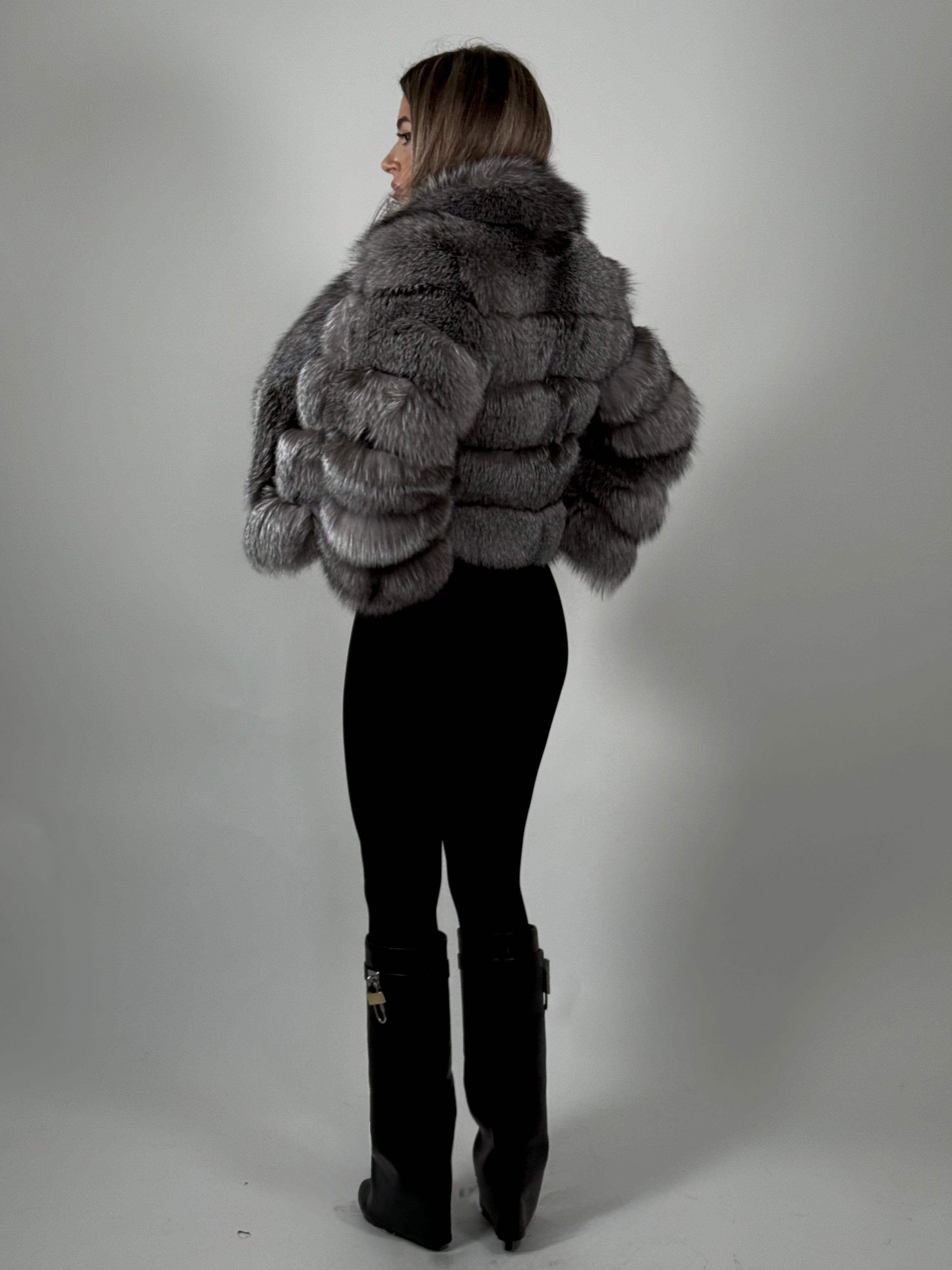 Jachetă din blană naturală de vulpe Silver – model elegant, cu guler amplu