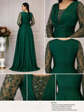 Rochie lungă verde smarald cu mâneci din dantelă brodată și paiete –