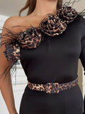 Rochie midi asimetrică cu aplicații florale și imprimeu leopard