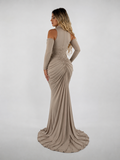 Rochie lungă elegantă bej cappuccino cu drapaje și aplicație din cristale