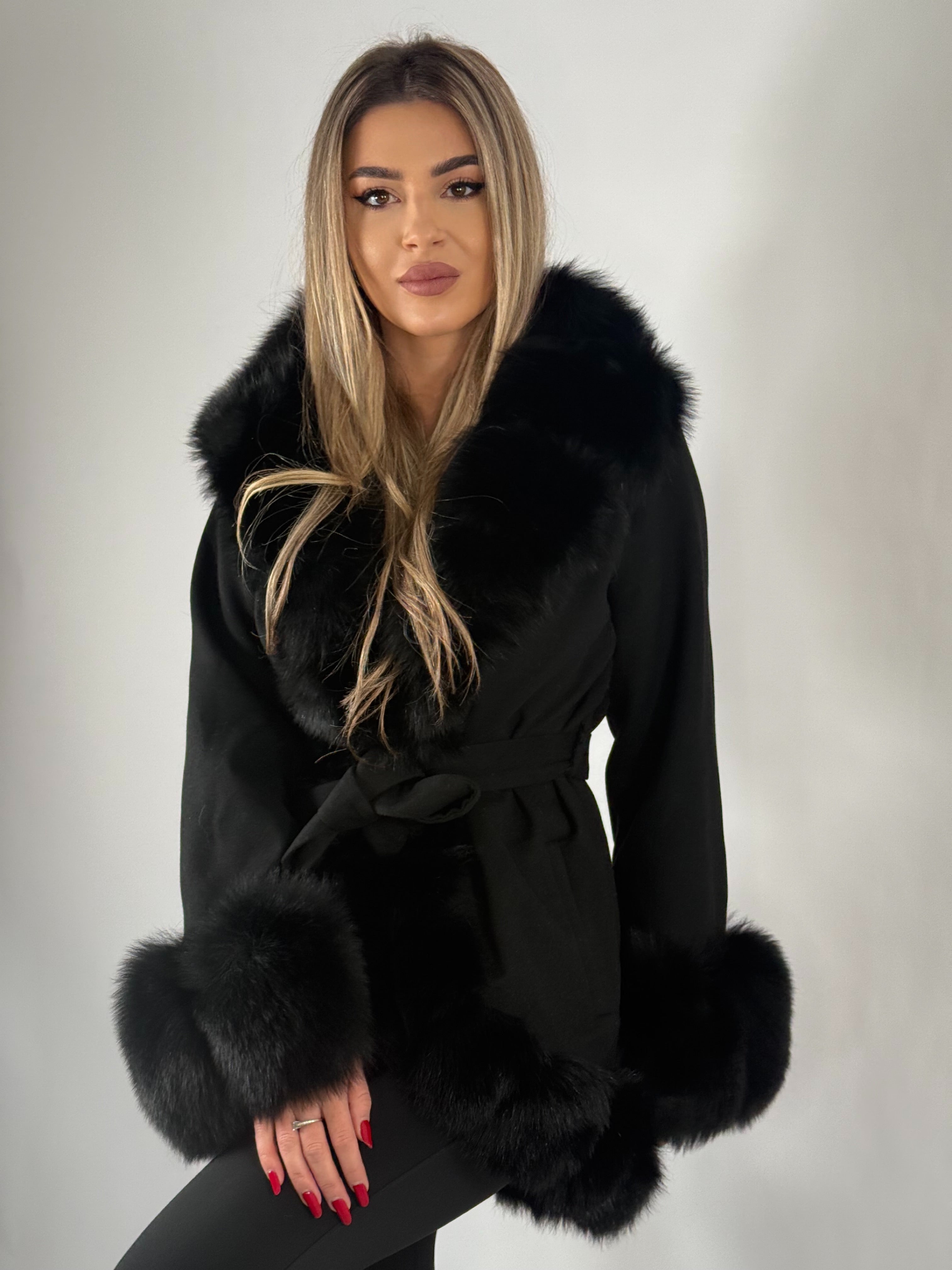 Palton din cashmere cu Blană Naturală de Vulpe