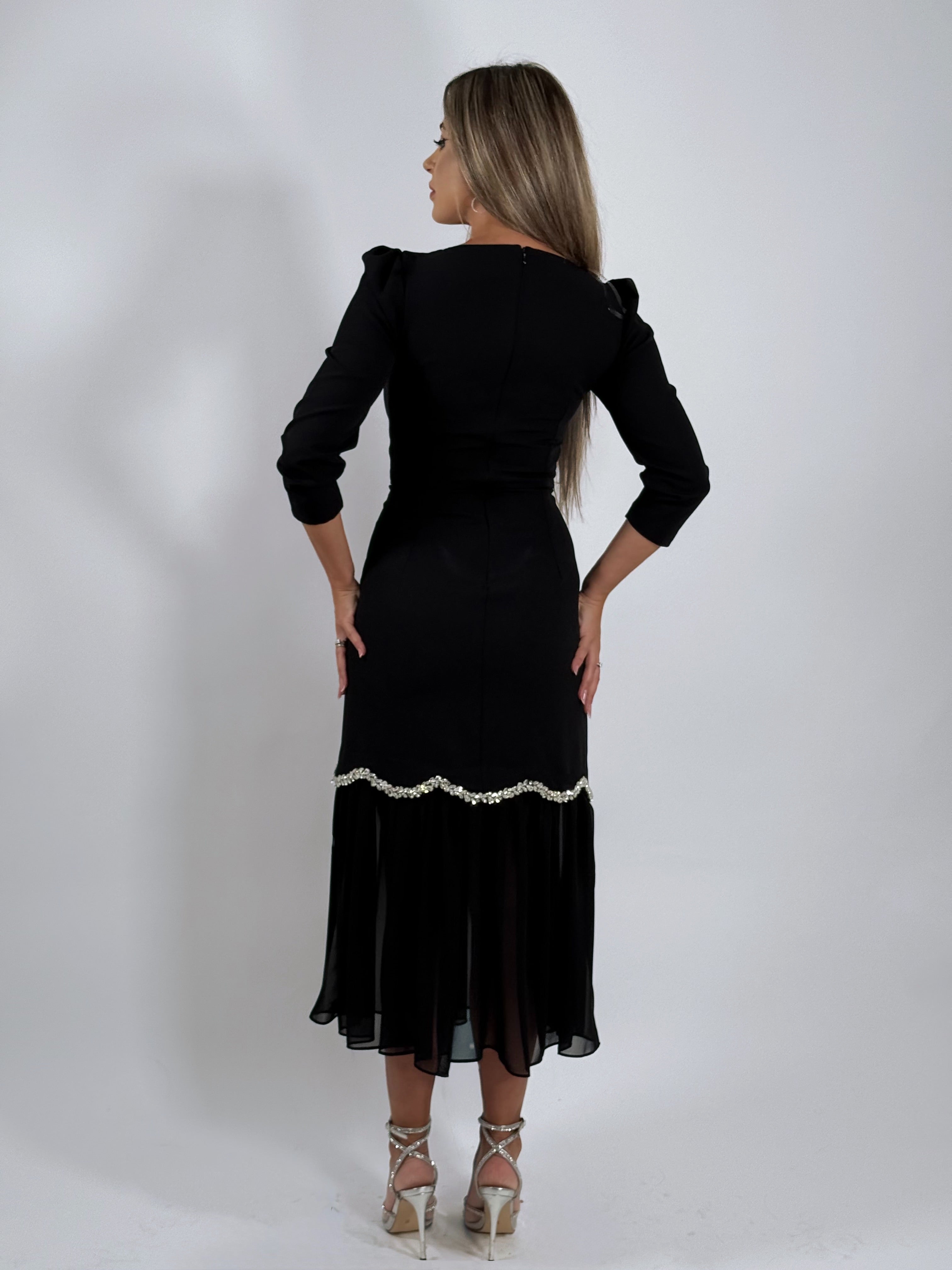 Rochie elegantă midi neagră cu detalii strălucitoare