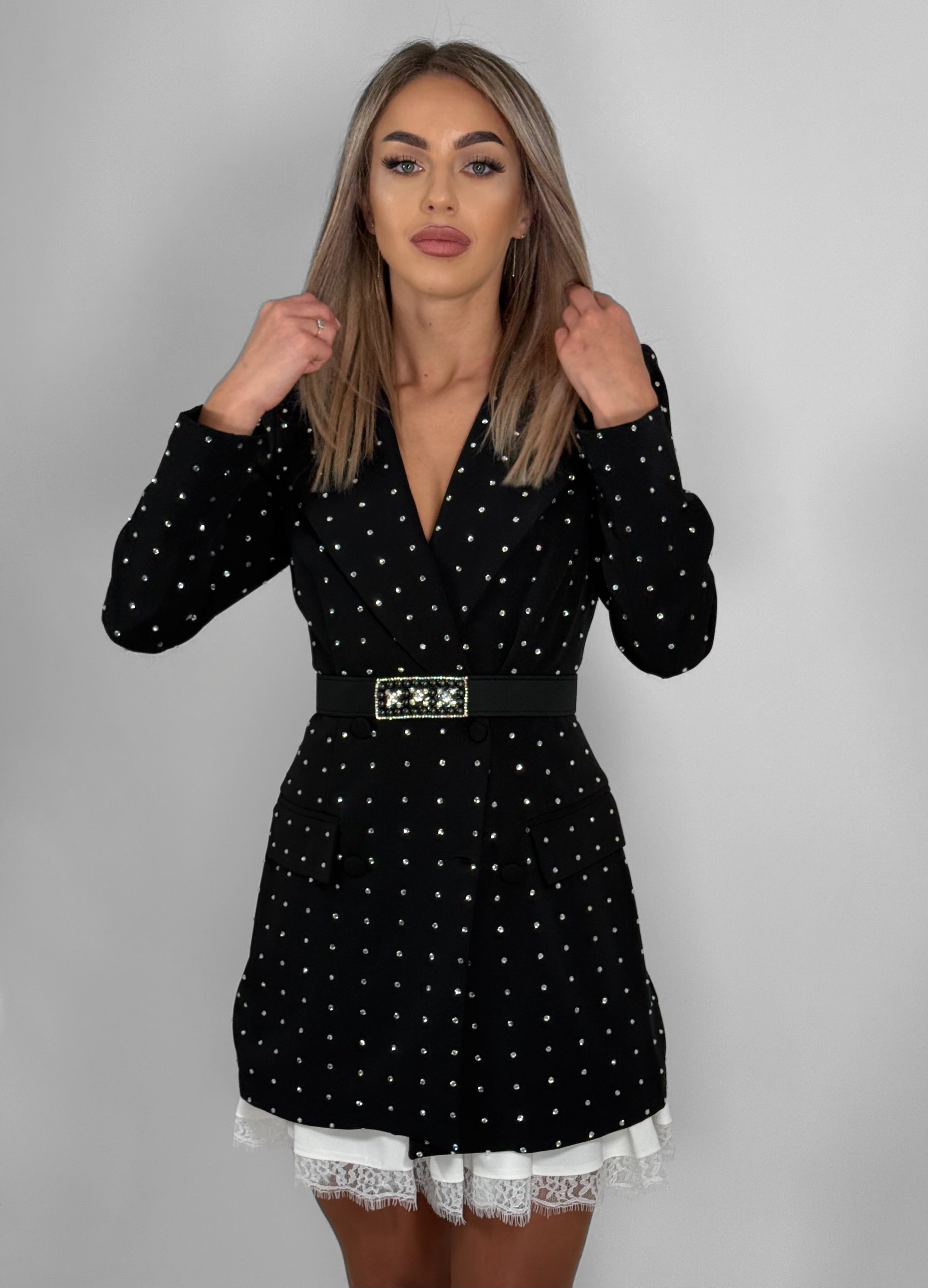 Set elegant sacou cu aplicații & fustă albă cu dantelă