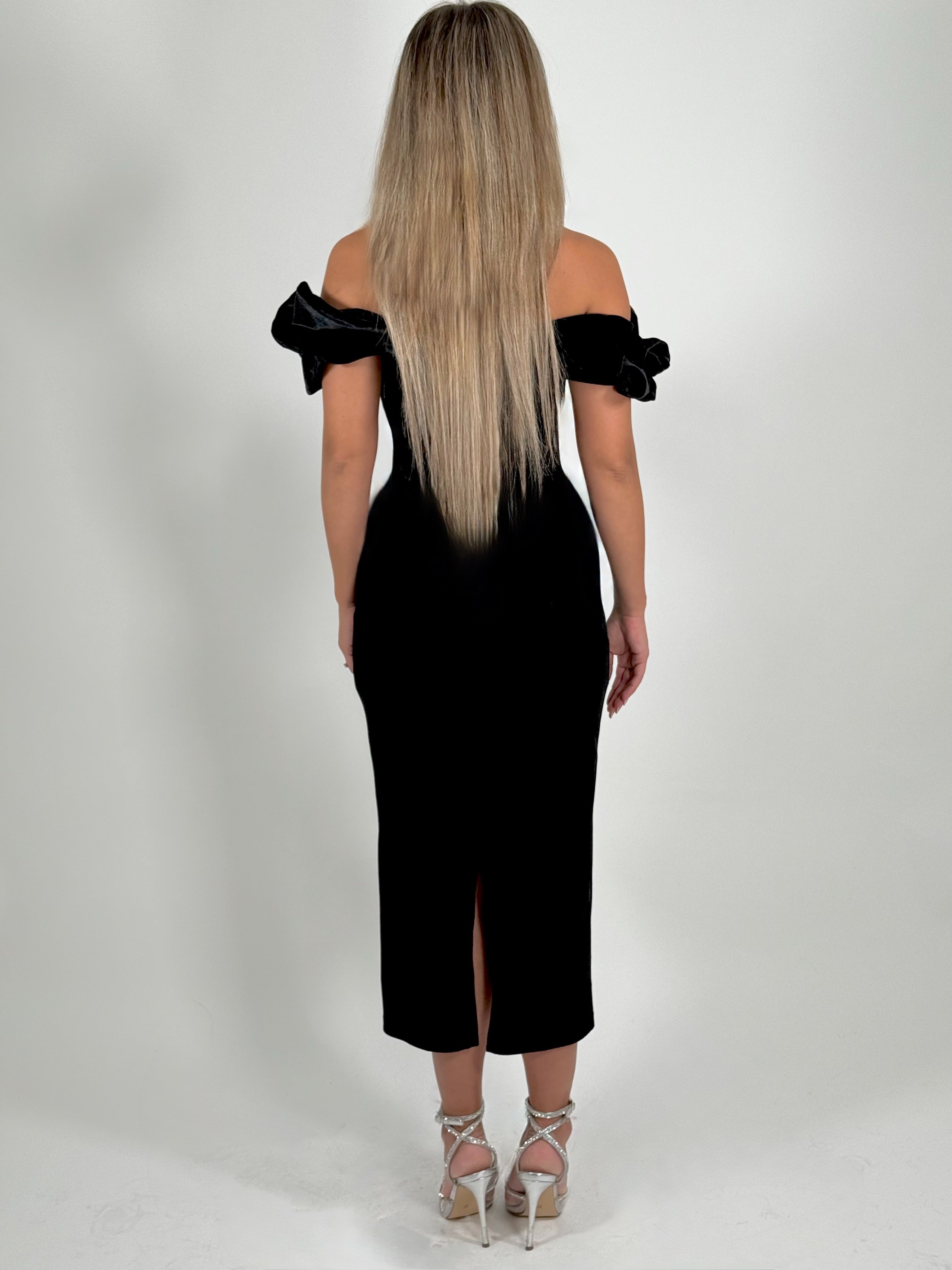 Rochie midi din catifea neagră
