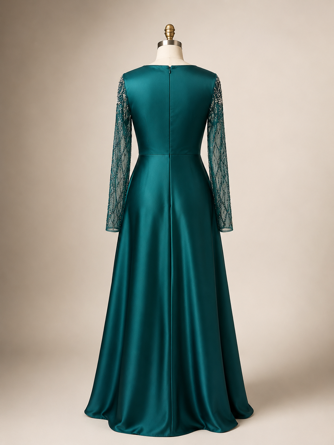 Rochie lungă verde smarald cu mâneci din dantelă brodată și paiete –