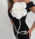 Rochie Neagră Midi cu Floare 3D Albă