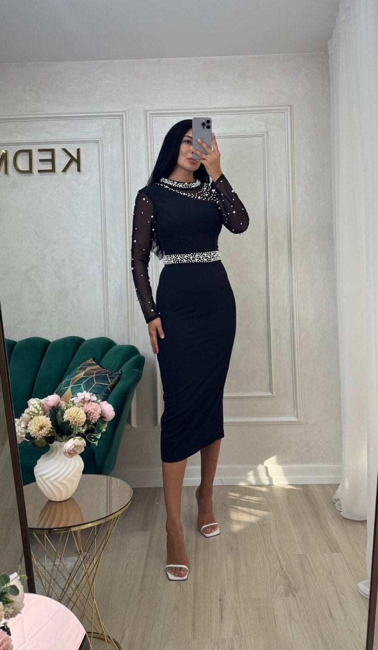 Rochie midi neagră cu perle aplicate manual