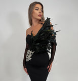 Rochie Neagră Asimetrică cu Pene și Aplicații Strălucitoare –