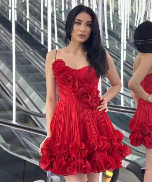 Rochie roșie scurtă de ocazie cu volane florale 3D
