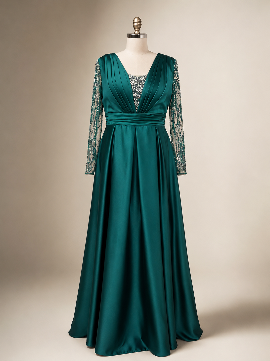 Rochie lungă verde smarald cu mâneci din dantelă brodată și paiete –