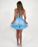 Rochie scurtă baby blue cu volane 3D și corset