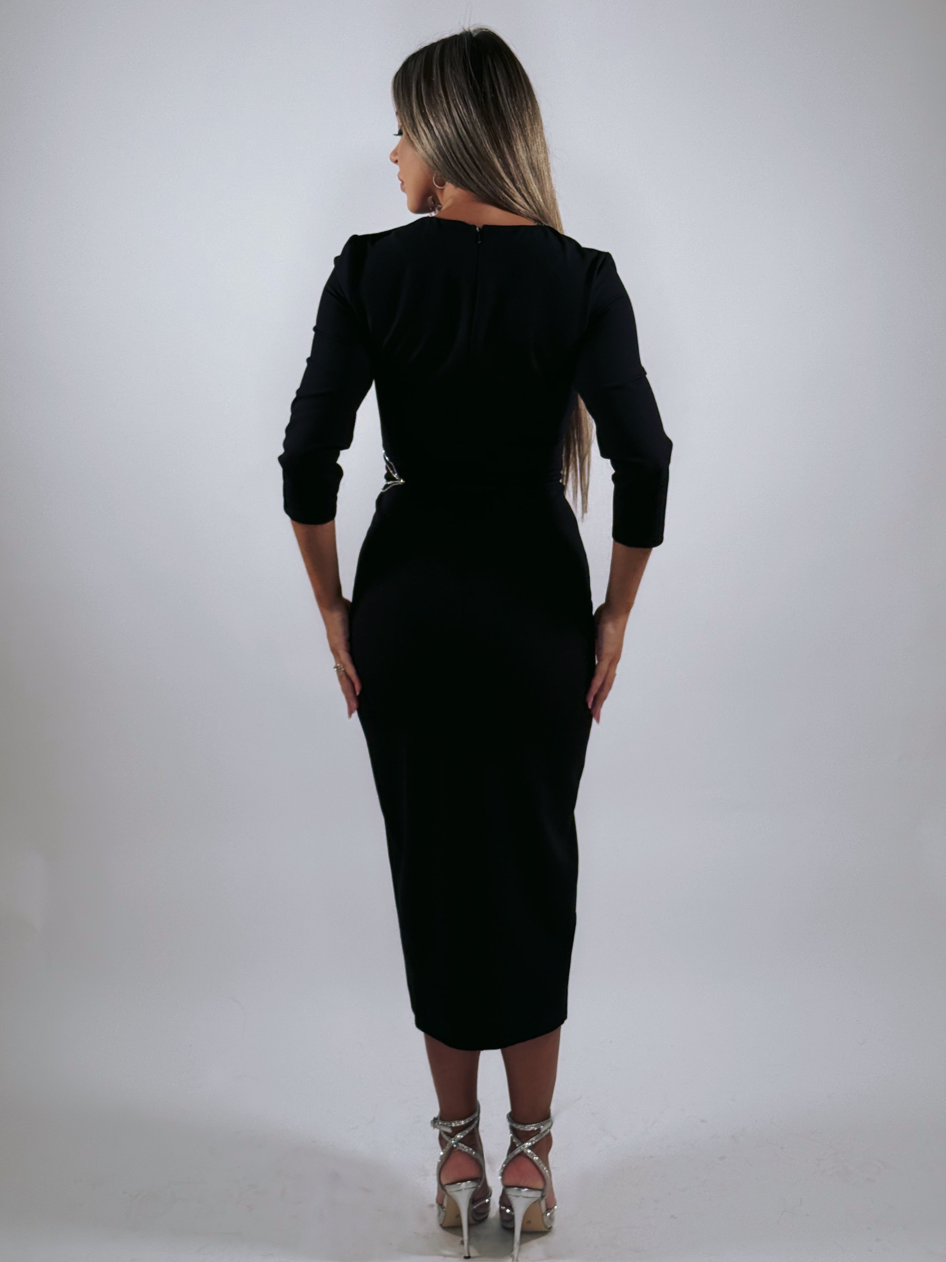 Rochie elegantă neagră, cu aplicații spectaculoase din perle și cristale