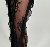 Costum elegant cu sacou cambrat și pantaloni din dantelă