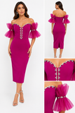 Rochie de Ocazie Midi Fuchsia cu Umerii Goi și Cristale –
