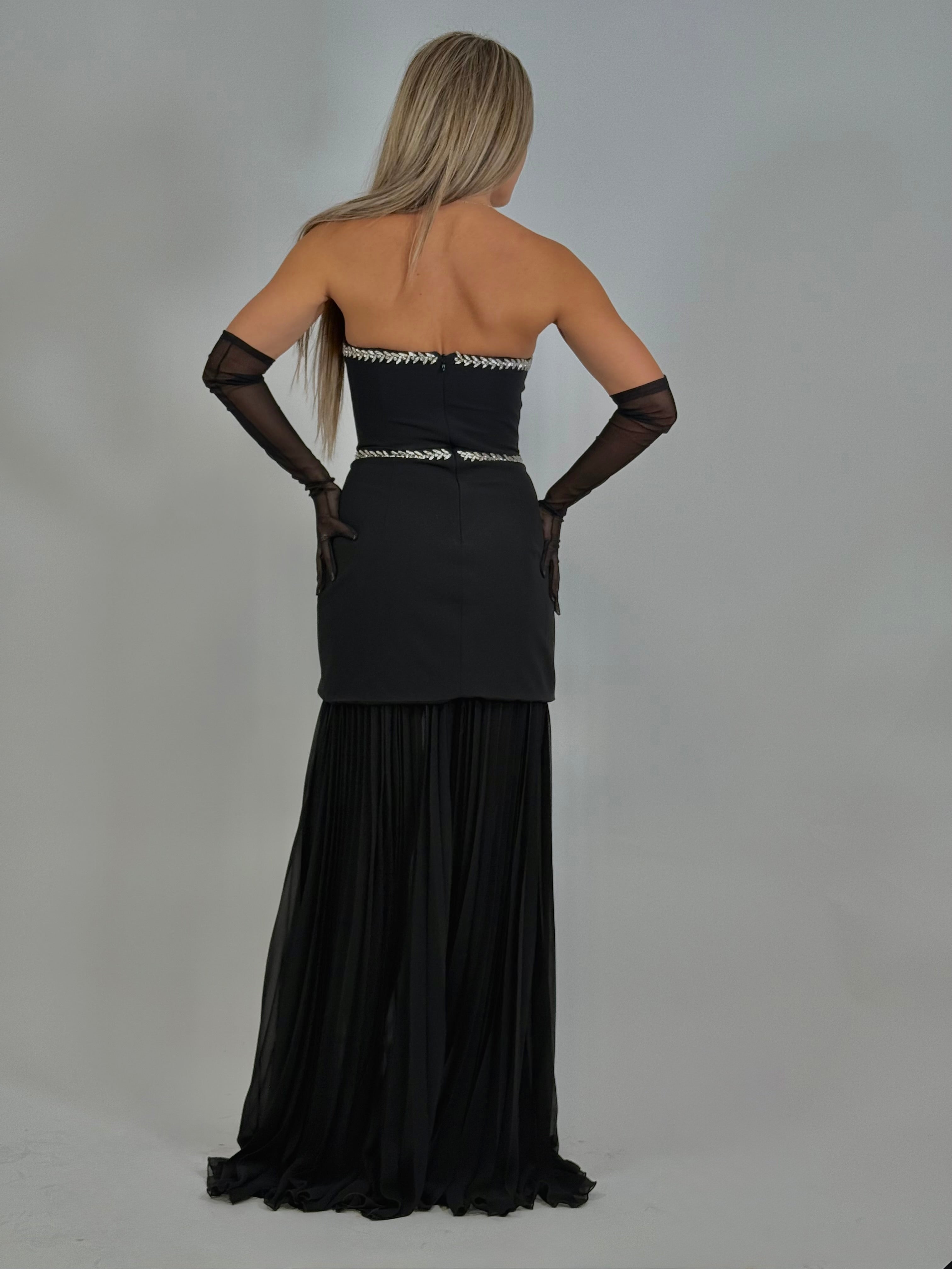 Rochie lungă neagră elegantă cu detalii argintii