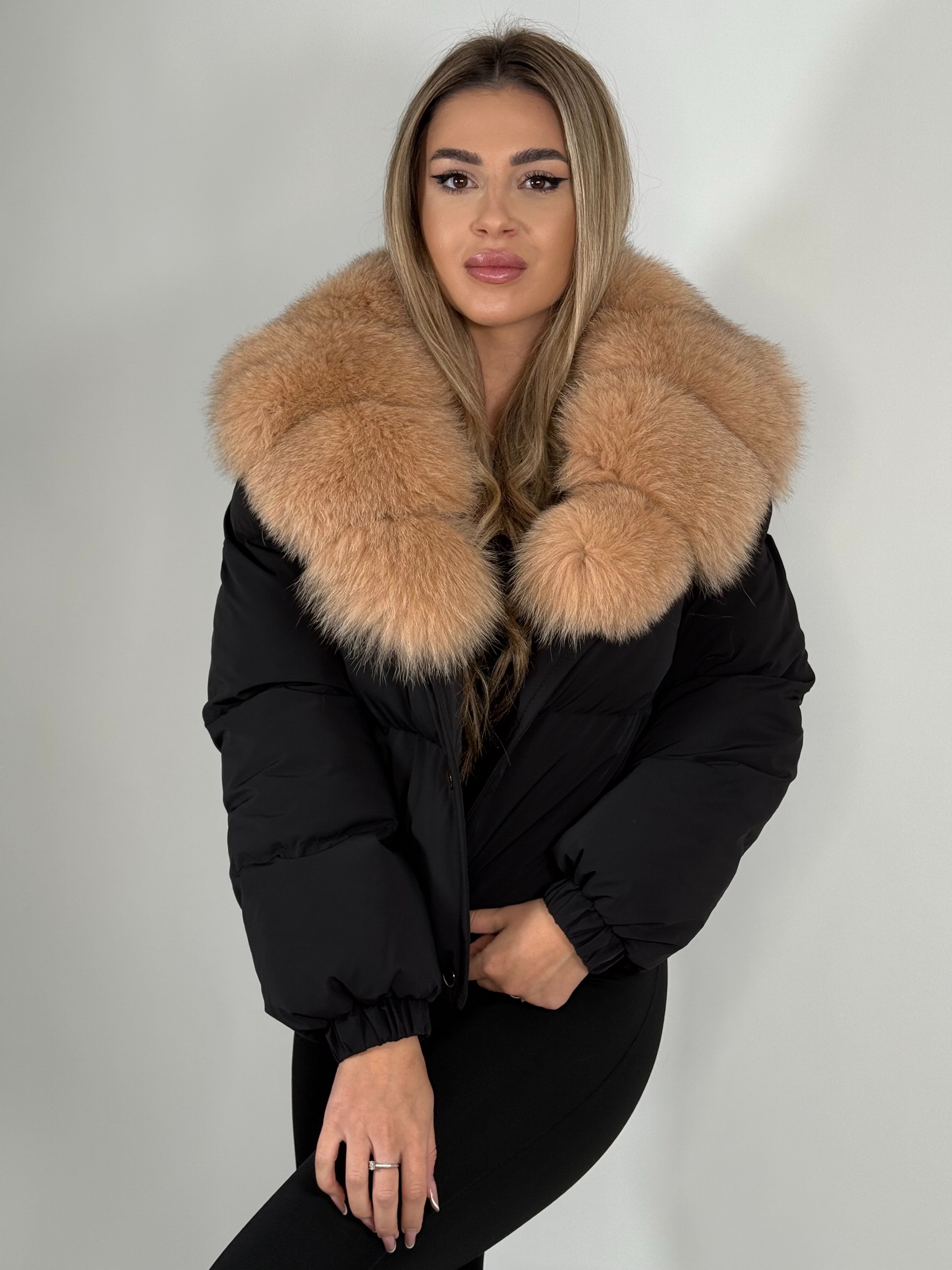 Geacă de fas cu guler din blană naturală de vulpe gold – detașabil